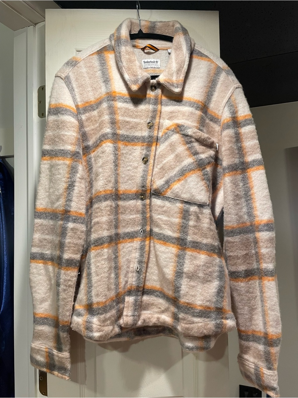 Timberland Men’s Large Plaid Fuzzy Shacket Shirt Jacket Beige Gray Orange